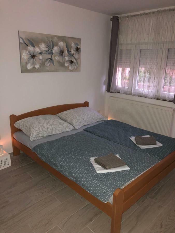 Apartmans And Rooms "Slavica" Novalja Eksteriør billede