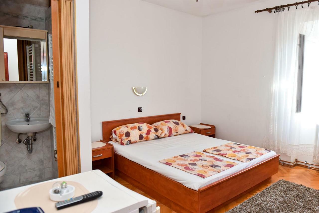 Apartmans And Rooms "Slavica" Novalja Eksteriør billede