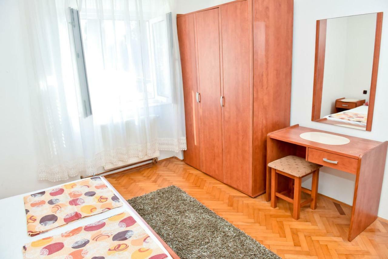 Apartmans And Rooms "Slavica" Novalja Eksteriør billede